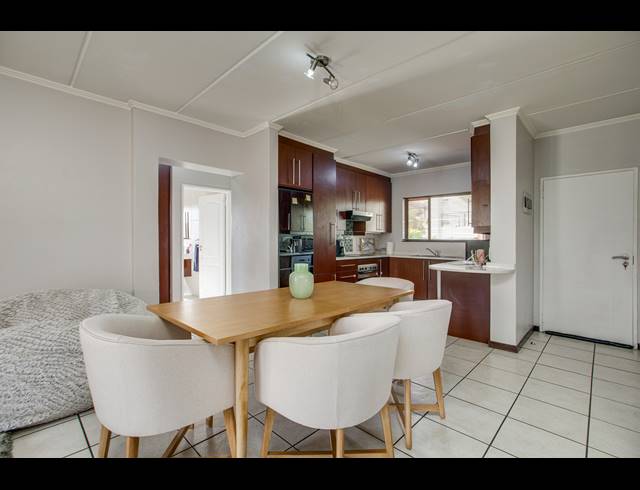 2 BEDROOM APARTMENT FOR SALE IN SUNNINGHILL